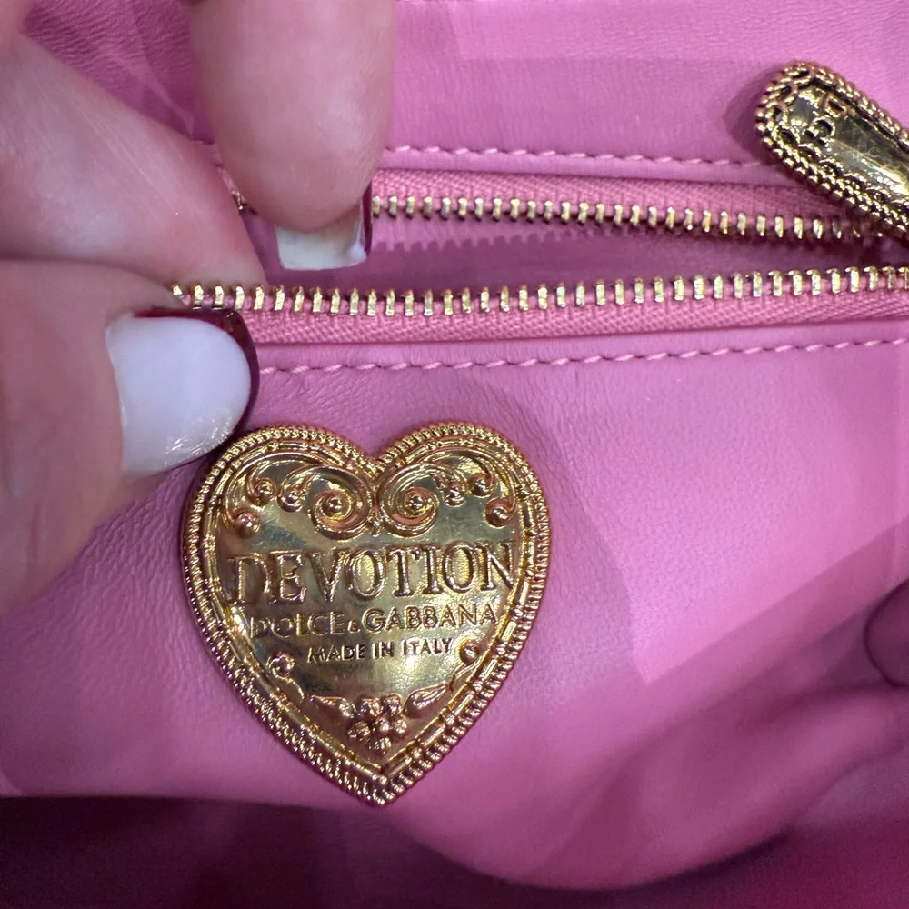 D&G Pink Quilted Crossbody Bag with Gold Chain - Picture 7 of 9